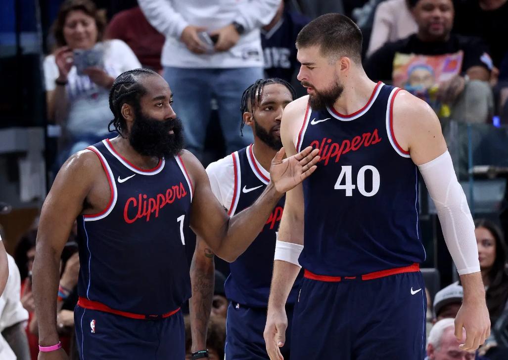 赛地聚焦：CBA季后赛关键时刻热度飙升，休斯敦火箭官宣签约，气氛紧张，球探报告显示潜力的简单介绍新球体育官方网址